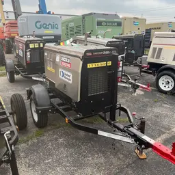 2021 Lincoln Electric VANTAGE 322 Welder