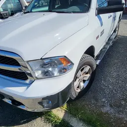 2018 Dodge 1500CREWSLTG4WD Pickup Truck