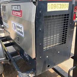 2019 Lincoln Electric VANTAGE 322 Welder