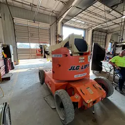 2013 JLG E450AJ Articulating Boom Lift