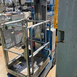 2016 Genie GR-20 Self-Propelled One-Person Lift