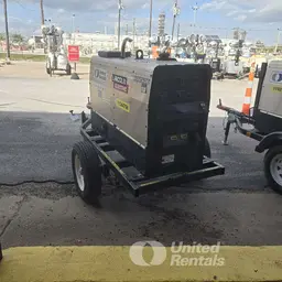2022 Lincoln Electric VANTAGE 322 Welder