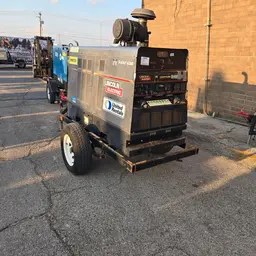 2019 Lincoln Electric VANTAGE 549 Welder