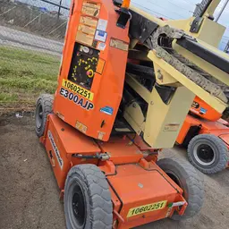 2017 JLG E300AJP Articulating Boom Lift