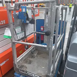 2018 Genie GR-20 Self-Propelled One-Person Lift
