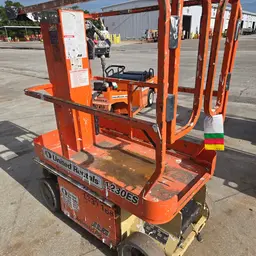 2016 JLG 1230ES Self-Propelled One-Person Lift