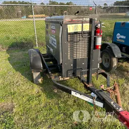 2021 Lincoln Electric VANTAGE 322 Welder