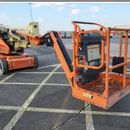 2013 JLG E400AJPN Articulating Boom Lift