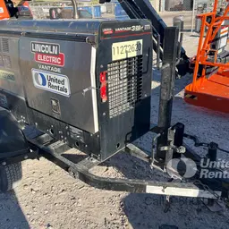2021 Lincoln Electric VANTAGE 322 Welder