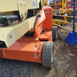 2016 JLG E450AJ Articulating Boom Lift