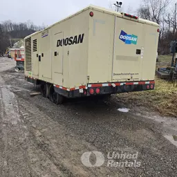 2017 Doosan XHP1170WCU-T4F Air Compressor