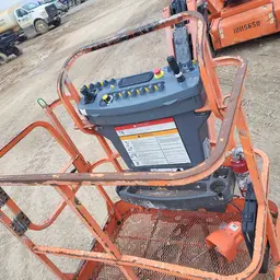 2013 JLG E400AJPN Articulating Boom Lift