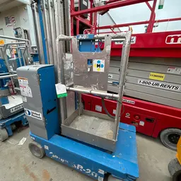 2018 Genie GR-20 Self-Propelled One-Person Lift