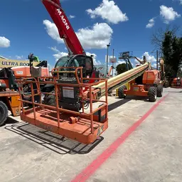 2017 JLG 800S Boom Lift
