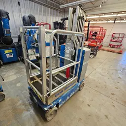2018 Genie GR-20 Self-Propelled One-Person Lift