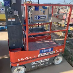 2016 Skyjack SJ16 Self-Propelled One-Person Lift