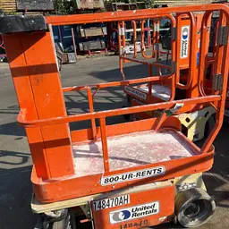 2015 JLG 1230ES Self-Propelled One-Person Lift