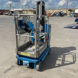 2017 Genie GR-20 Self-Propelled One-Person Lift