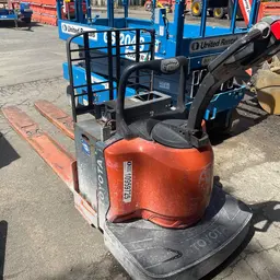 2019 Toyota 8HBE30 Jack