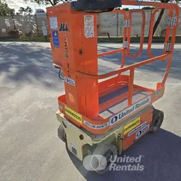 2017 JLG 1230ES Self-Propelled One-Person Lift