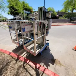 2018 Genie AWP-30SDC Pusharound Lift