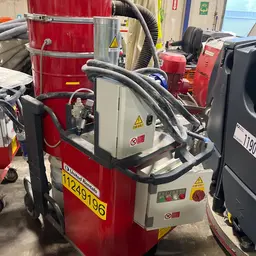 2021 Blastrac BDC-33 Vacuum