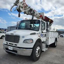 2019 Freightliner M2106 Digger Derrick