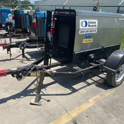 2021 Lincoln Electric VANTAGE 322 Welder