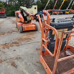 2012 JLG E400AJPN Articulating Boom Lift