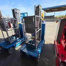 2018 Genie GR-20 Self-Propelled One-Person Lift