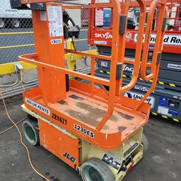 2019 JLG 1230ES Self-Propelled One-Person Lift