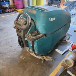 2020 Tennant M-T600E Scrubber